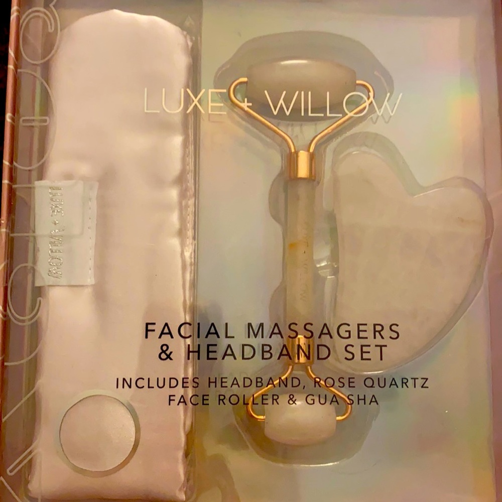 Facial massagers